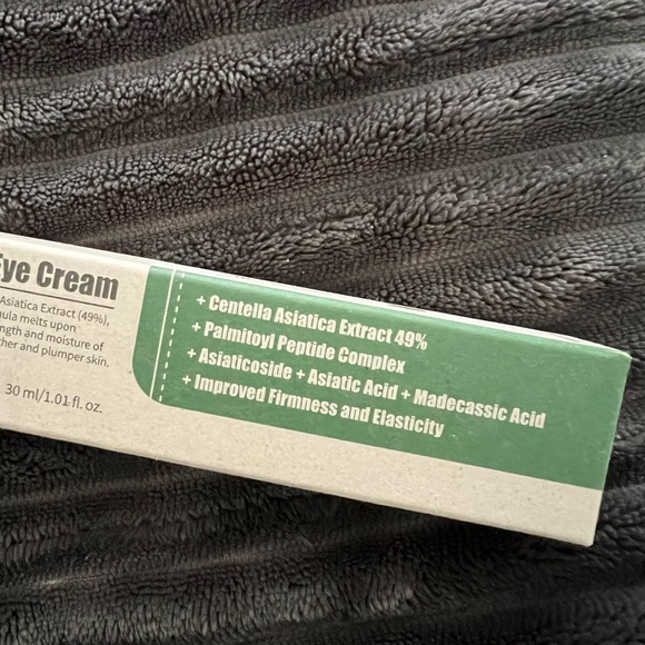 Centella Green Level Eye Cream - Picture 2 of 4